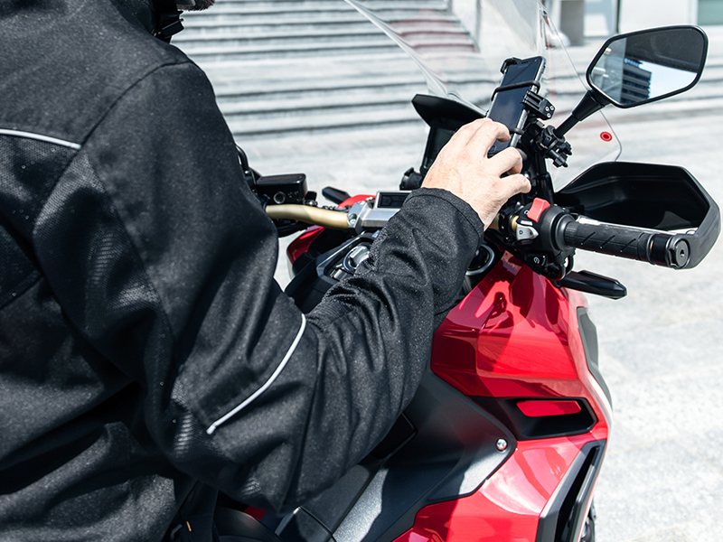 Soluciones GIVI para que no se te caiga el smartphone o el GPS cuando vas de ruta