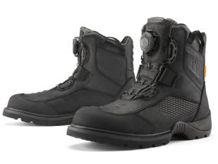 Parts Europe distribuye las nuevas botas Stormhawk WP de Icon