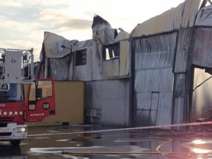 Incendio en una nave de Rieju