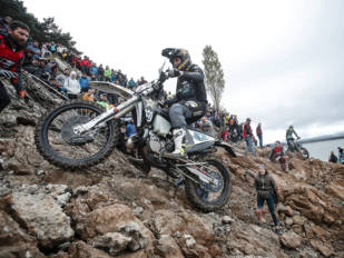 Alfredo Gómez se impone en la 24MX Hixpania Hard Enduro Alfredo Gómez se impone en la 24MX Hixpania Hard Enduro