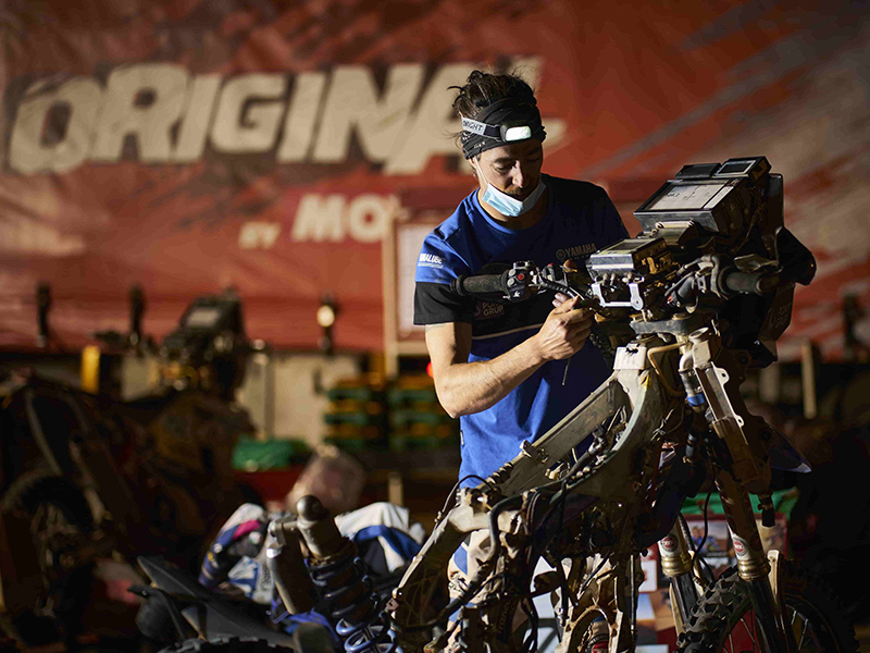 Original by Motul o el Dakar sin ningún tipo de asistencia