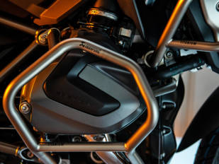 Barras de protección Akrapovič para la BMW R 1250 GS