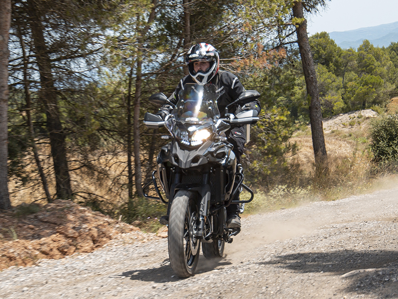 Las Benelli TRK 502 y TRK 502 X, ahora con juego de maletas de regalo