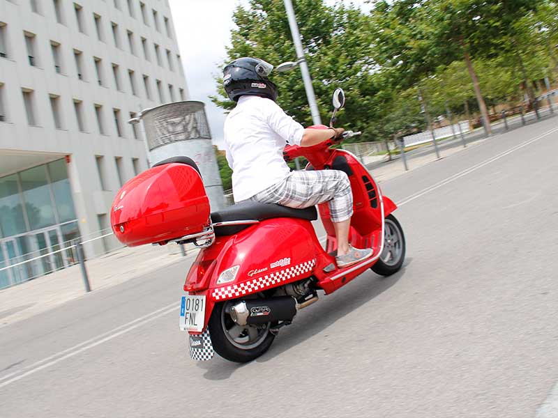Nuevas sensaciones con el GPR Evo4 Road en la Vespa 125 GTS