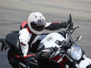 Arai RX-7V: “Revolución interna”