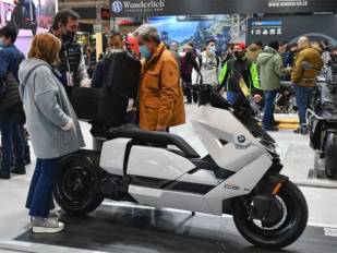 Marelli suministra el inversor para el nuevo scooter eléctrico BMW CE 04