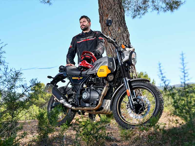 Royal Enfield Scram 411: «Aventura urbana»