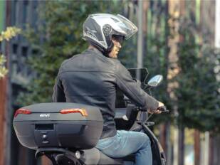 Riviera E46, el nuevo top case de GIVI