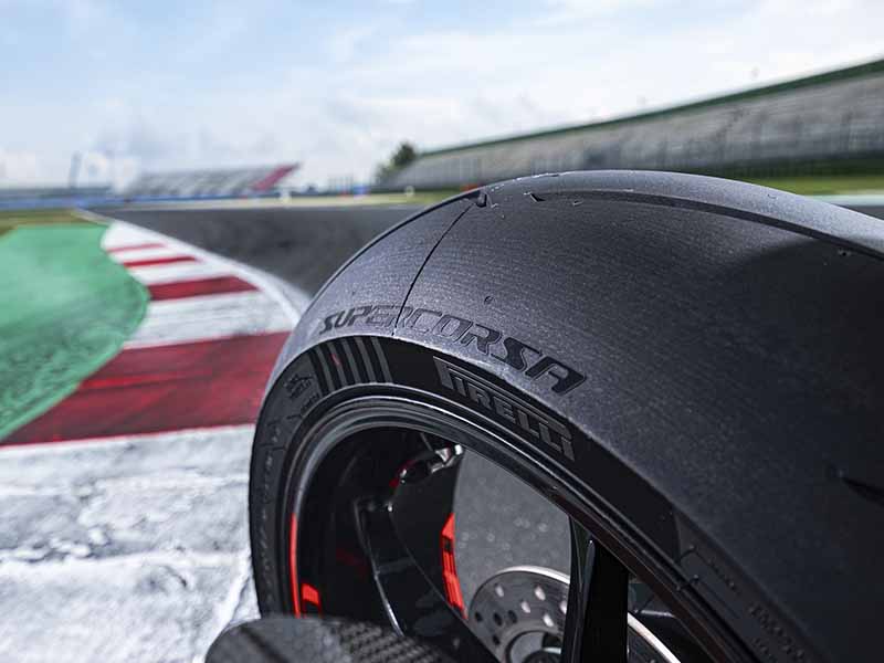 Pirelli presenta la cuarta generación de su neumático deportivo Diablo Supercorsa