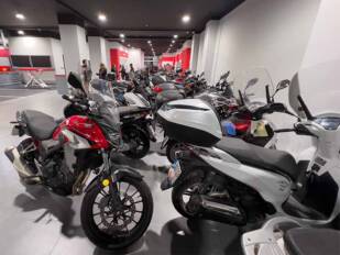 Las matriculaciones de motos y vehículos ligeros superan las 200.000 unidades en 2022 y recuperan las cifras de antes de la pandemia Las matriculaciones de motos y vehículos ligeros superan las 200.000 unidades en 2022 y recuperan las cifras de antes de la pandemia