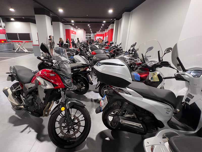 Las matriculaciones de motos y vehículos ligeros superan las 200.000 unidades en 2022 y recuperan las cifras de antes de la pandemia