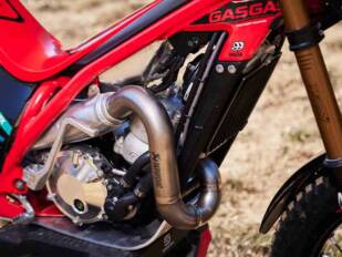 El equipo GASGAS Factory Racing Trial anuncia el acuerdo con Akrapovič para esta temporada