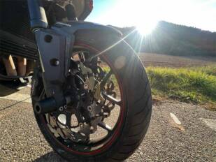 Consejos básicos para el mantenimiento de los neumáticos de tu moto