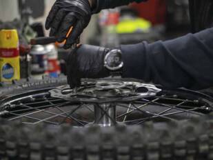 ¿Cuándo se deben cambiar los discos de freno? NG Brakes apunta las cuatro señales clave