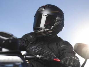 El espectacular casco Arai Quantic estrena nuevas gráficas El espectacular casco Arai Quantic estrena nuevas gráficas