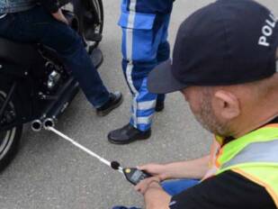 Nueva guía sobre normas antimanipulación de los escapes de moto