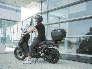 El baúl GIVI para motoristas urbanos y viajeros