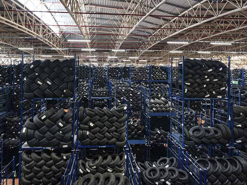 Top Recambios marca la diferencia con su impresionante oferta y stock en neumáticos de moto
