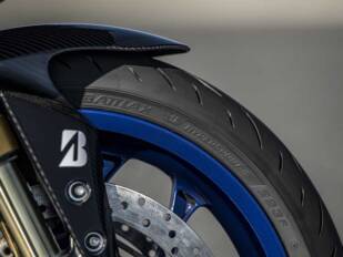 Bridgestone lanza los neumáticos deportivos Battlax Hypersport S23