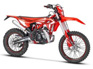 Beta Motorcycles y Mitas TERRA FORCE-EF se unen para el Enduro 2024 Xtrainer