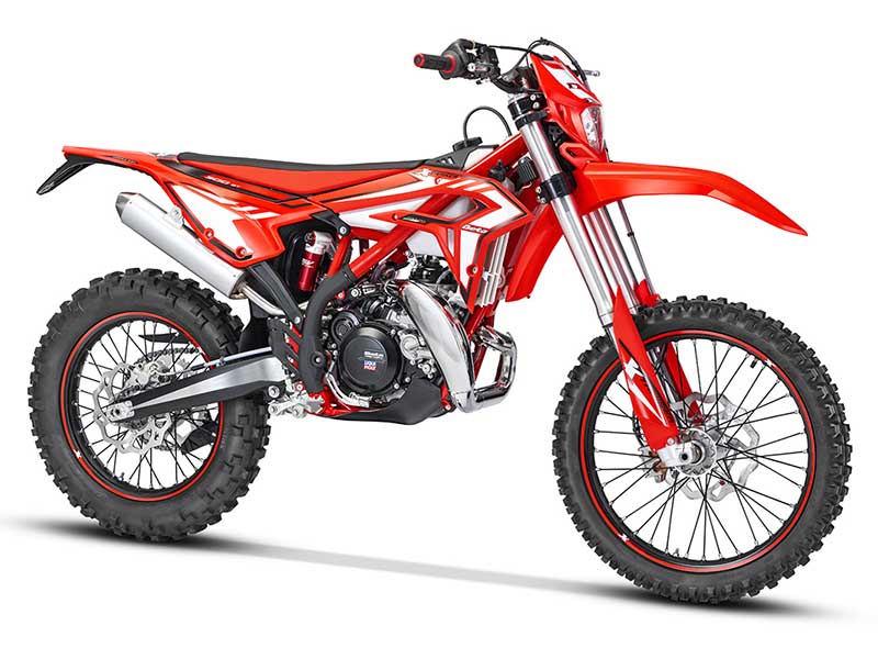 Beta Motorcycles y Mitas TERRA FORCE-EF se unen para el Enduro 2024 Xtrainer
