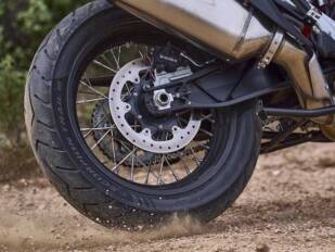 Deportividad en la aventura con el nuevo Pirelli Scorpion Trail III
