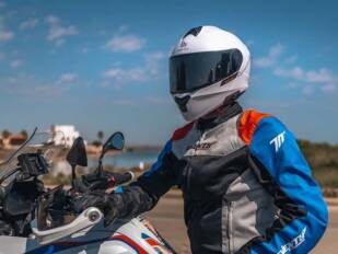 El nuevo Flip Up de MT Helmets