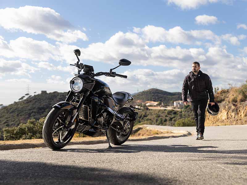 Zontes S350: Alma custom, dinámica naked