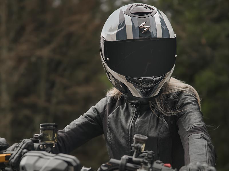 ScorpionEXO revoluciona la industria de cascos con el lanzamiento de la Serie APEX GT