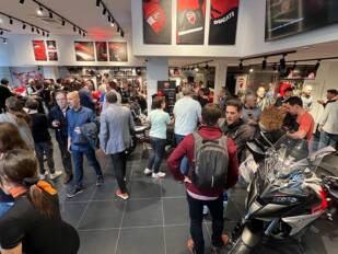 Ducati deslumbra Barcelona
