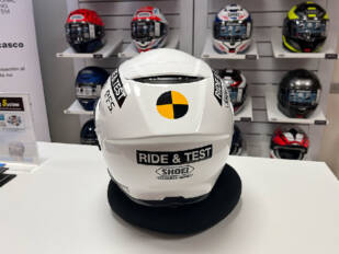 Shoei revoluciona la experiencia de compra de cascos con su servicio Ride & Test