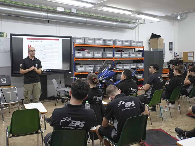 Berton imparte un seminario sobre diagnosis en EPS Formación