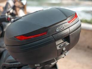Givi revoluciona el almacenamiento con el nuevo V45 Arena