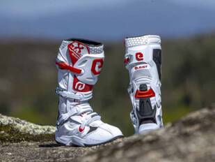 Varios de los mejores pilotos de off road avalan el rendimiento de las nuevas botas Eleveit X Legend Evo