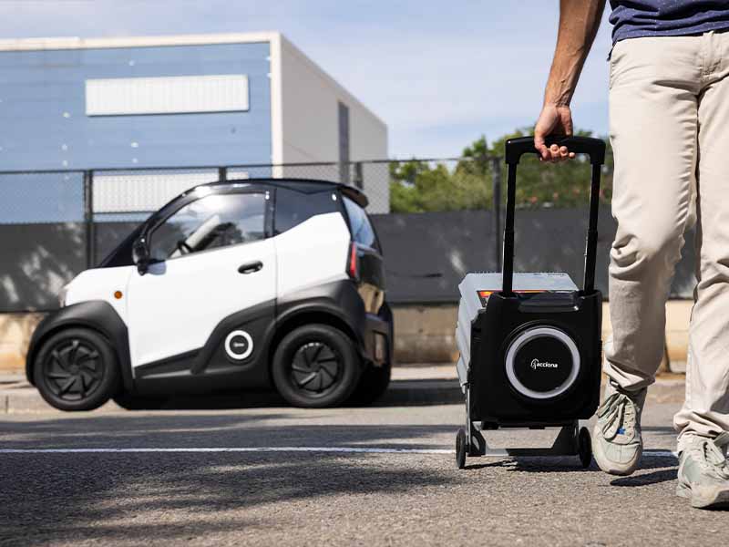 ACCIONA y Silence lanzan su primer NanoCar: el S04
