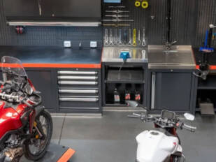 Kiro: Cómo afecta la configuración del taller de motos a la productividad