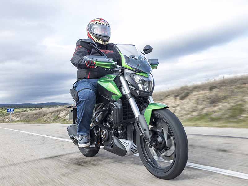 Bajaj asalta el segmento A2 con la Dominar 400