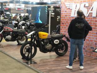 Salon du 2 Roues de Lyon: Las novedades de Airoh, Akrapovič, Andreani, Benda, Bihr, BMW, BSA, Can-Am, Ducati y Eleveit