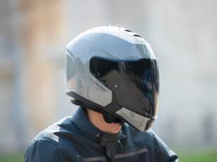 Tucano Urbano lanza HYPERLINK, su primer casco integral urbano Tucano Urbano lanza HYPERLINK, su primer casco integral urbano