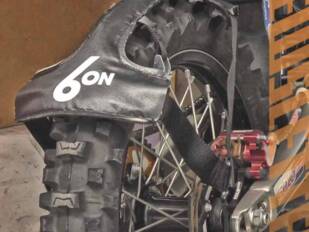 Transporta de forma segura tu moto con la correa de sujeción de neumáticos 60N