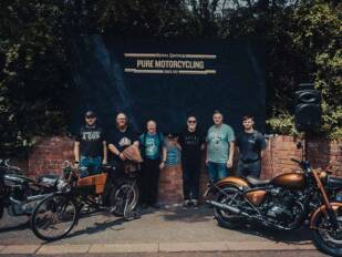 Royal Enfield celebra su 125º aniversario con una placa «World Origin Site» en su primera fábrica en Redditch