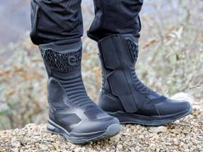 Nuevas botas Eleveit Mission E-Dry: ligereza para los motoristas touring