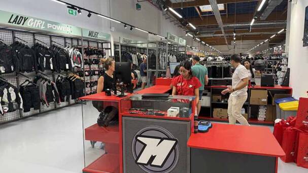 Motocard abre tienda en Girona Motocard abre tienda en Girona